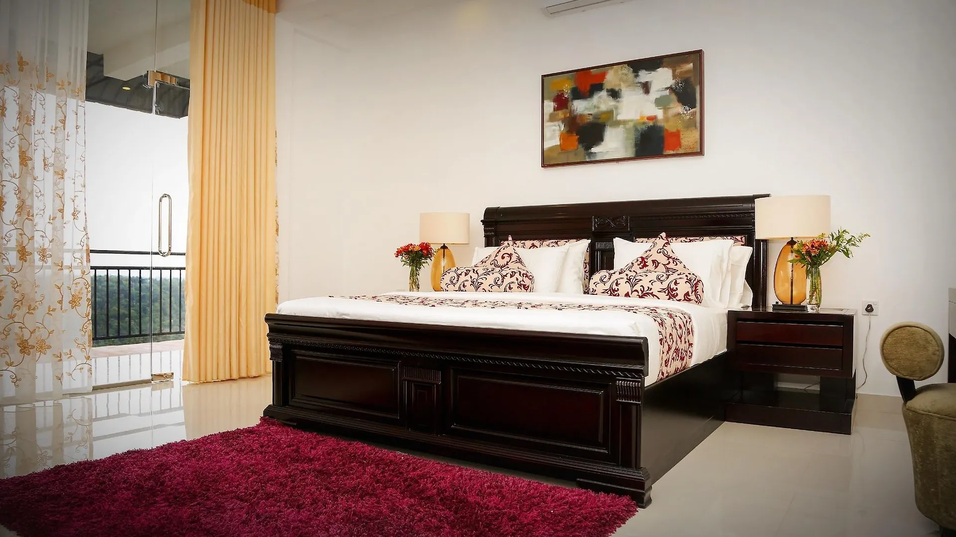 Romance Hills Hotel Канди